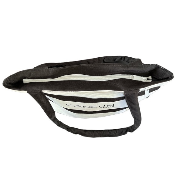 Cancun,‎ Mexico Colorblock Tote Bag - Picture 8 of 10